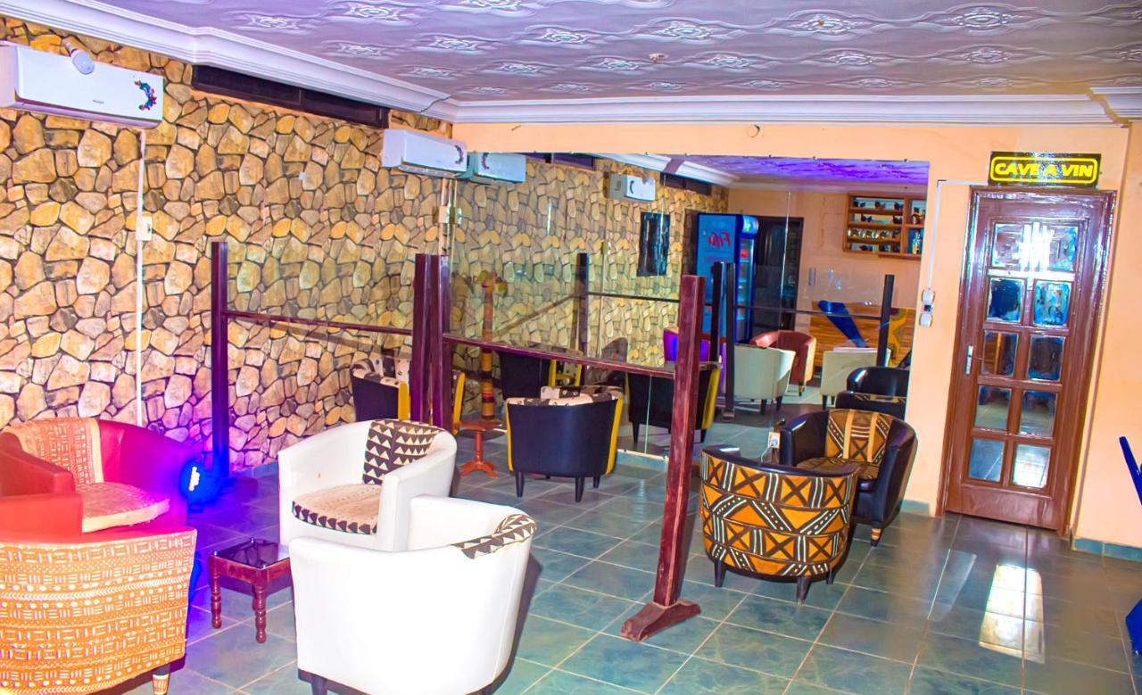 Abomey Events Hotel ภายนอก รูปภาพ